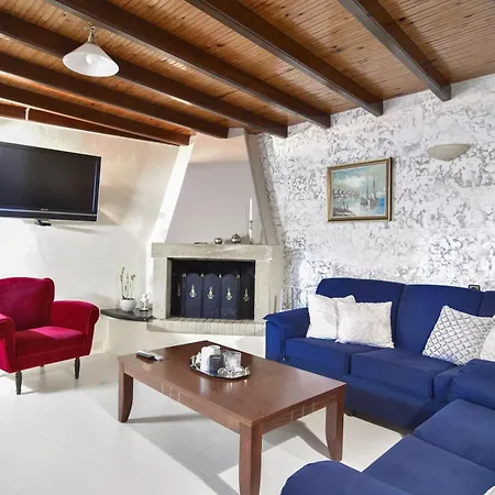 Tzeris House Holiday home *